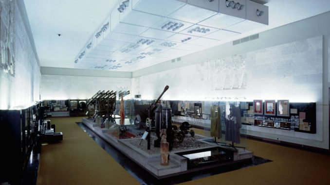 Hall_7_01