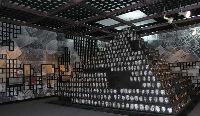 Hall_9_00